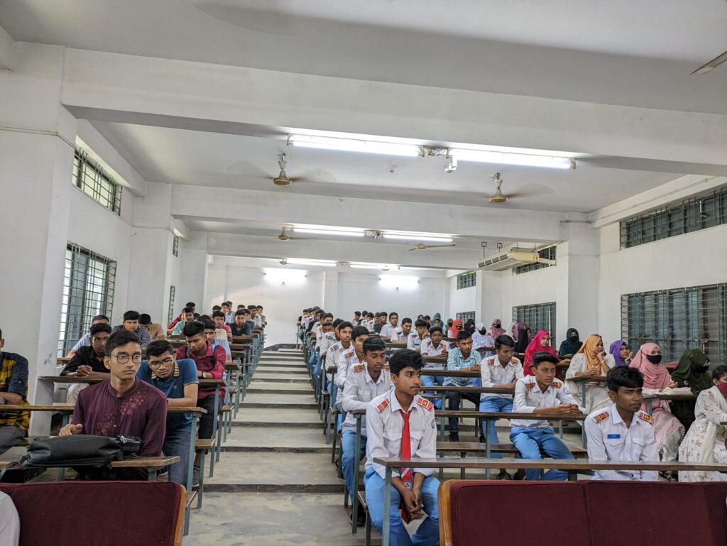 একাদশ শ্রেণিতে ভর্তি চলছে